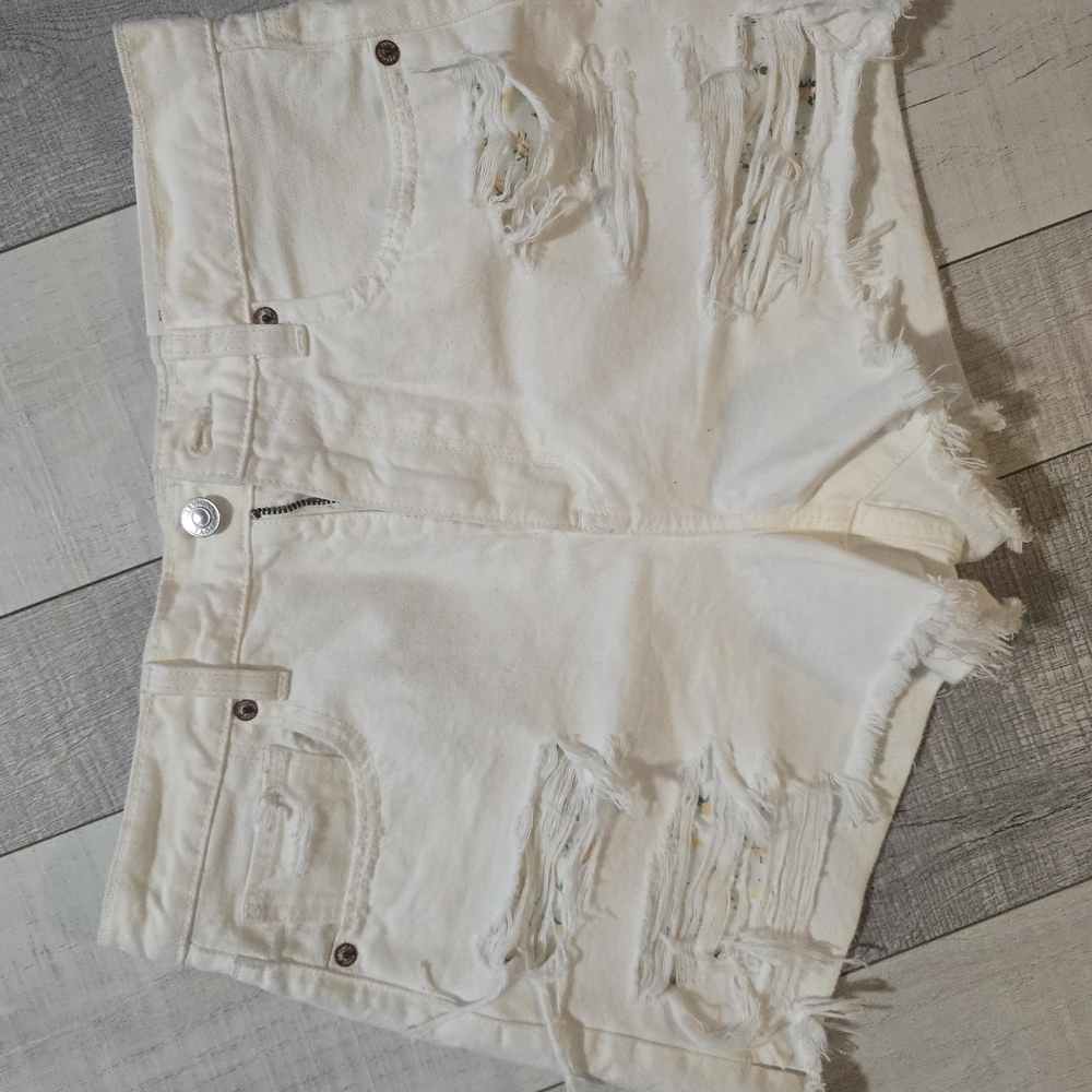 American Eagle Outfitters Cream Distressed Jean Shorts